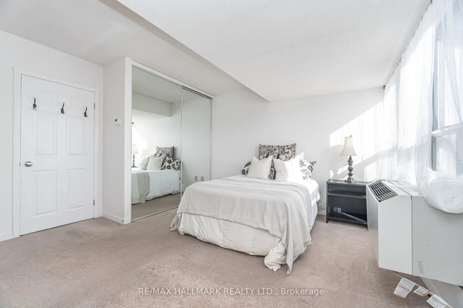 Additional image 4 of 2112 Queen Street #10