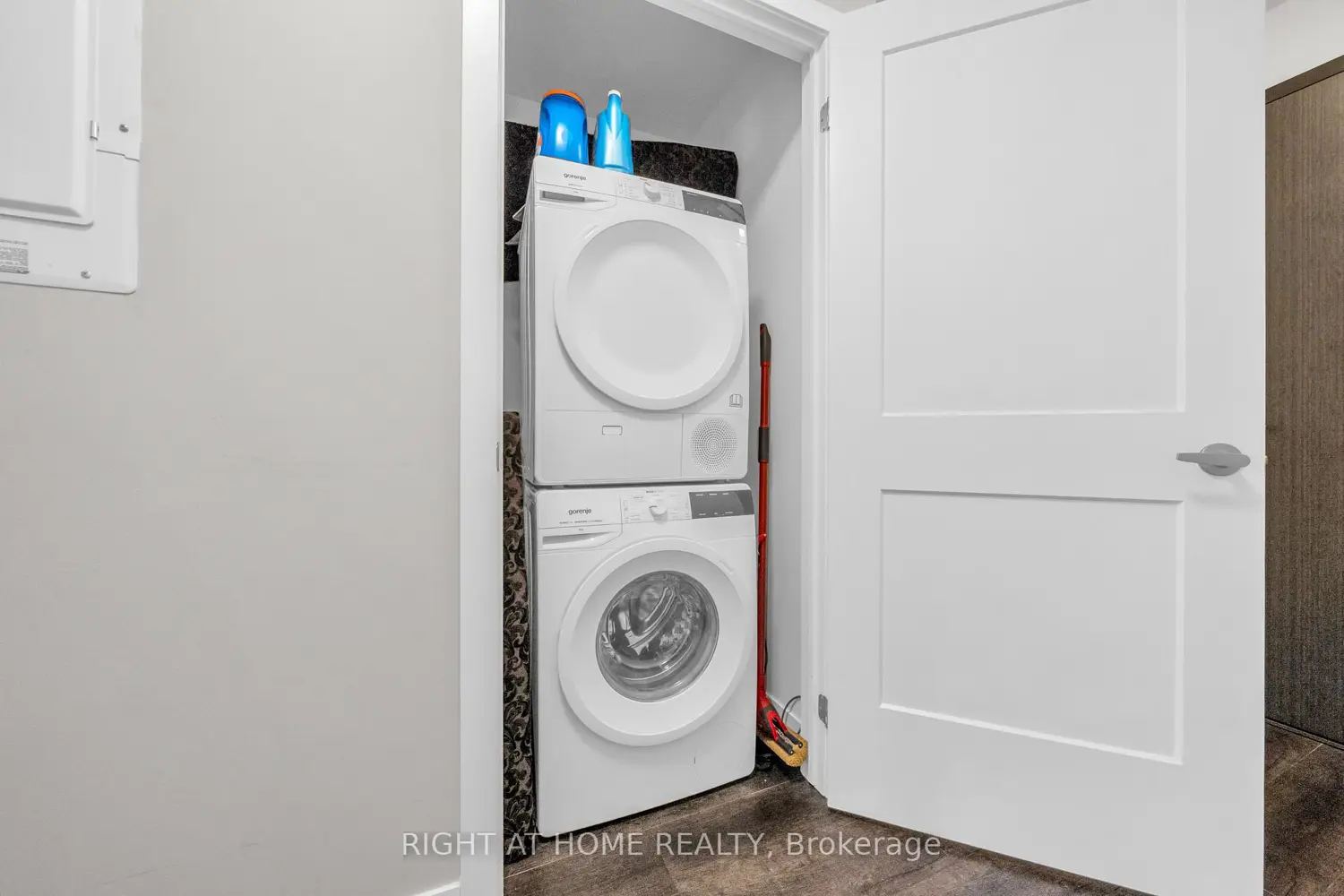 Additional image 3 of 15 Queen Street 807