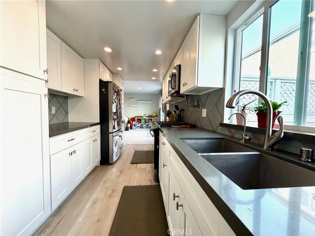 Additional image 9 of 619 N Guadalupe Ave Unit 2, Redondo Beach, CA 90277