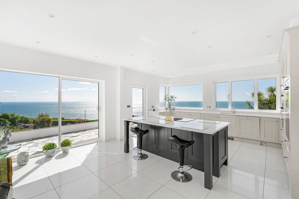 6 bed detached house for saleThatcher Avenue, Torquay, Devon TQ1 photo 3