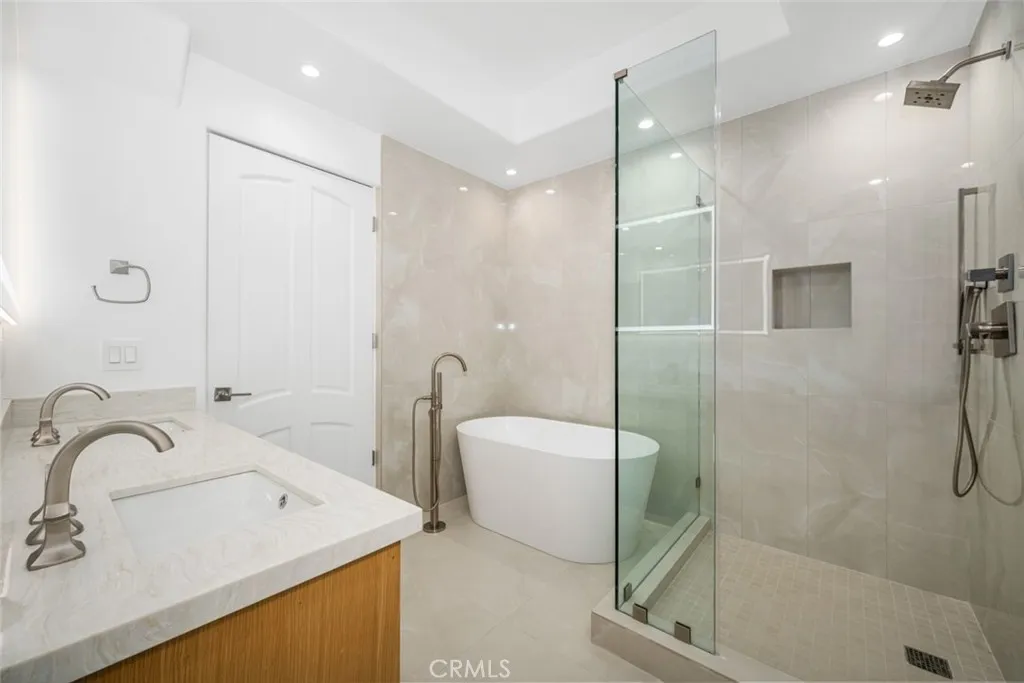 Additional image 84 of 1724 Bluff Pl, Long Beach, CA 90802