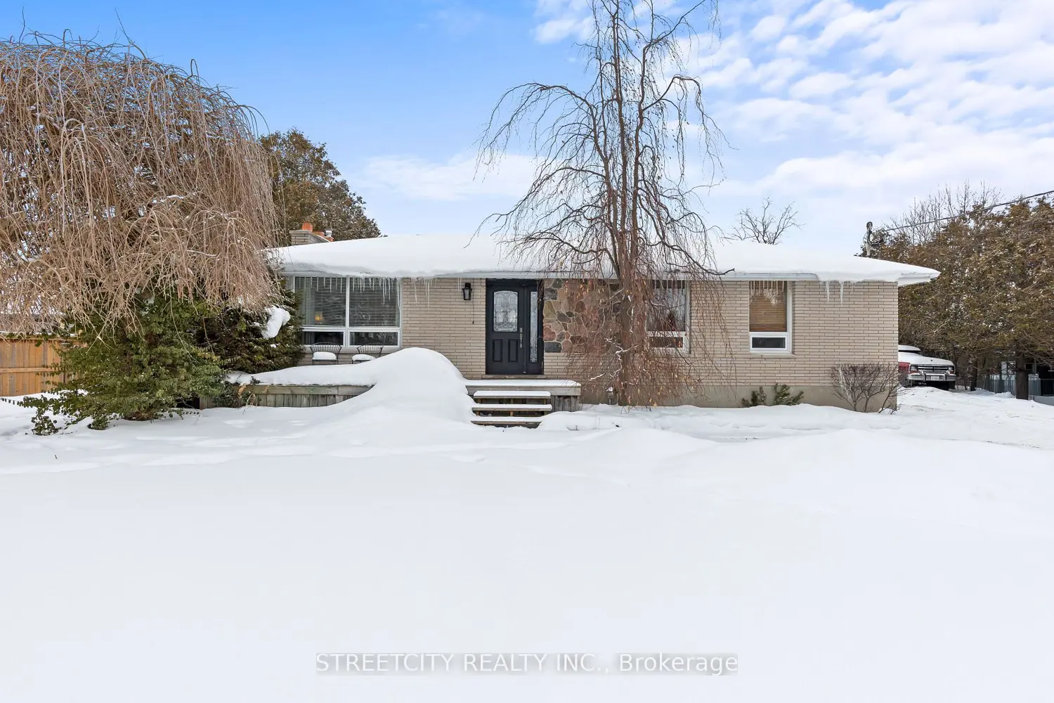 2632 Catherine Street