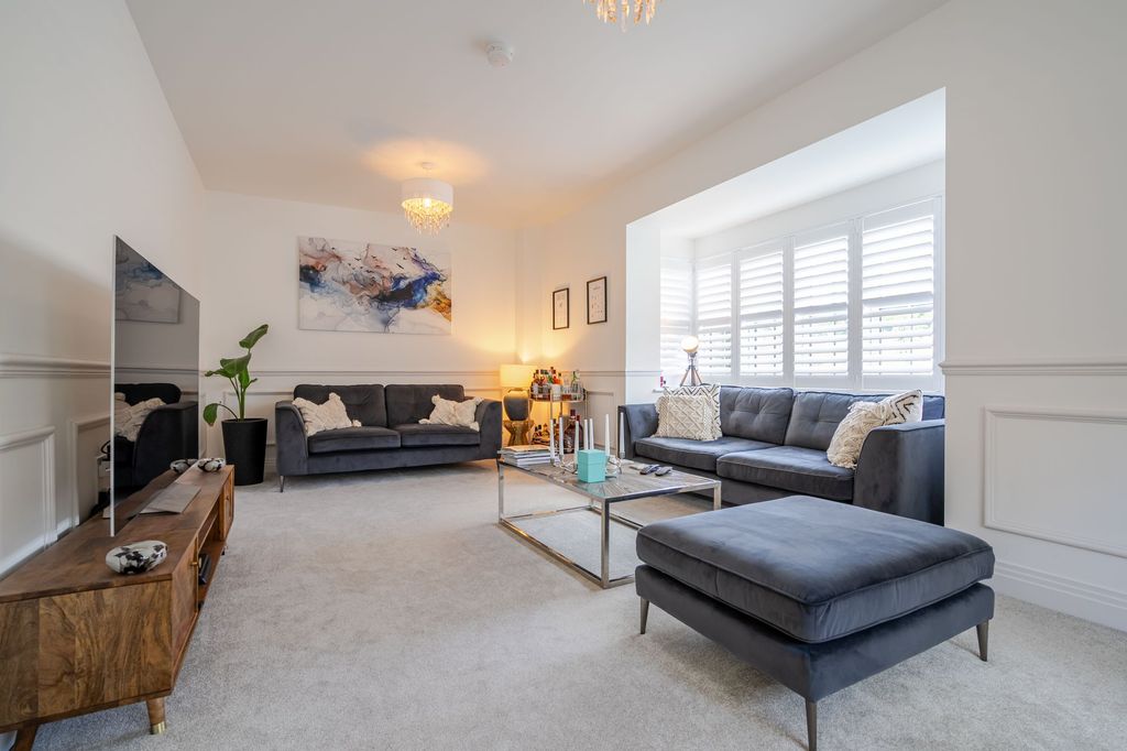 Additional image 2 of 5 bed detached house for saleMartin Avenue, Sunninghill SL5