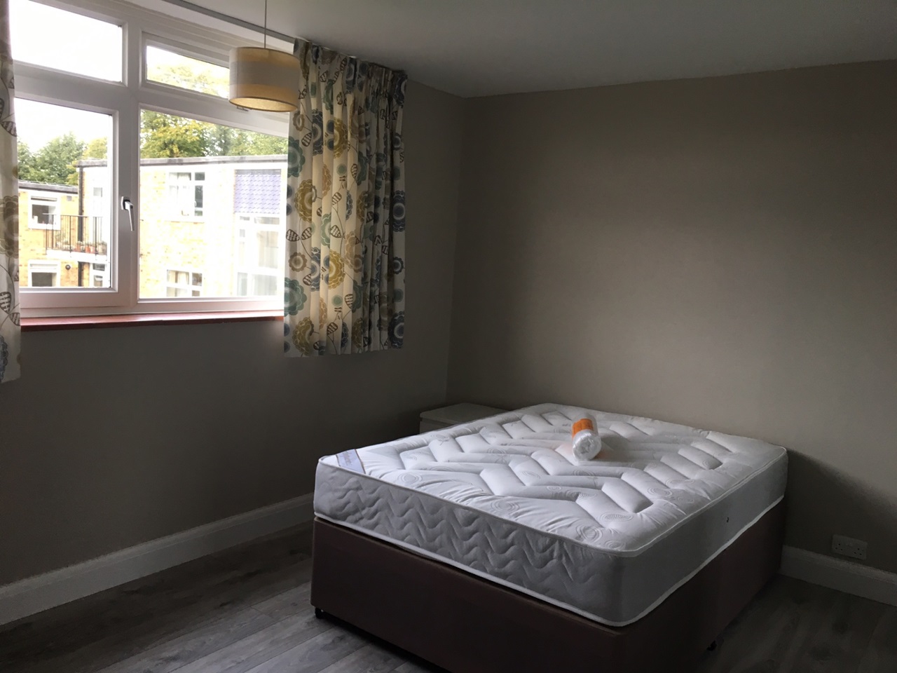 Additional image 5 of 3 Bed Flat, Crescent Court, SW4, N1 7GU