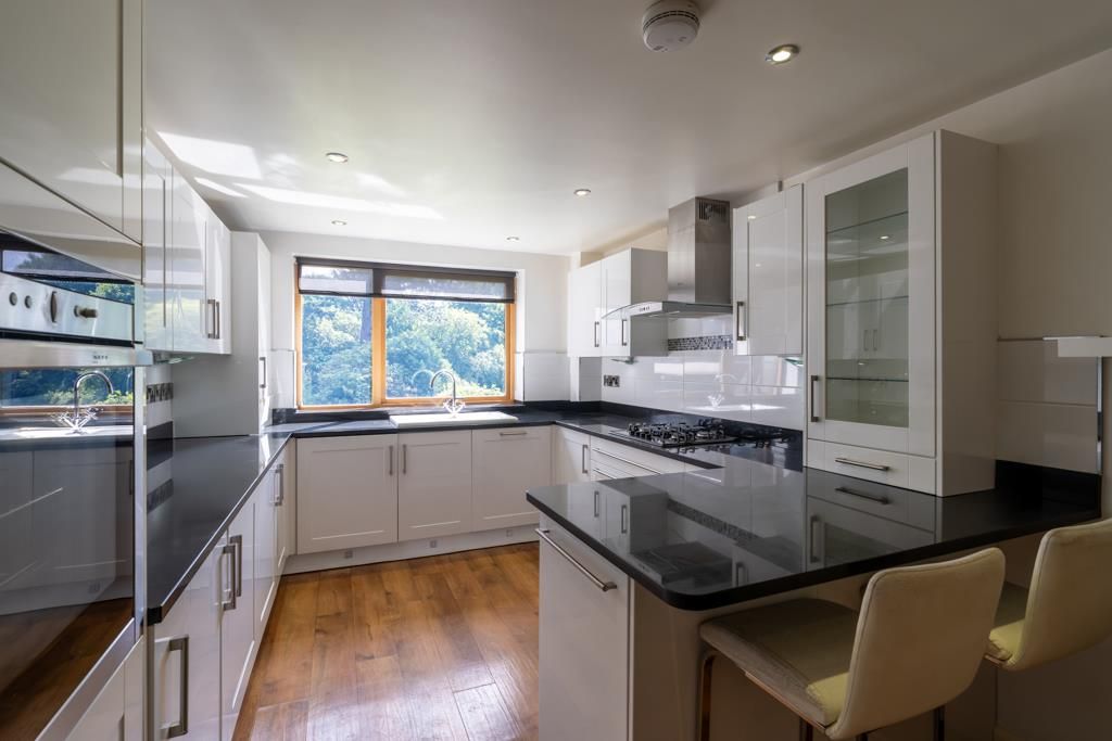 Additional image 10 of 3 bed flat for saleWhinfell Court, Sheffield S11