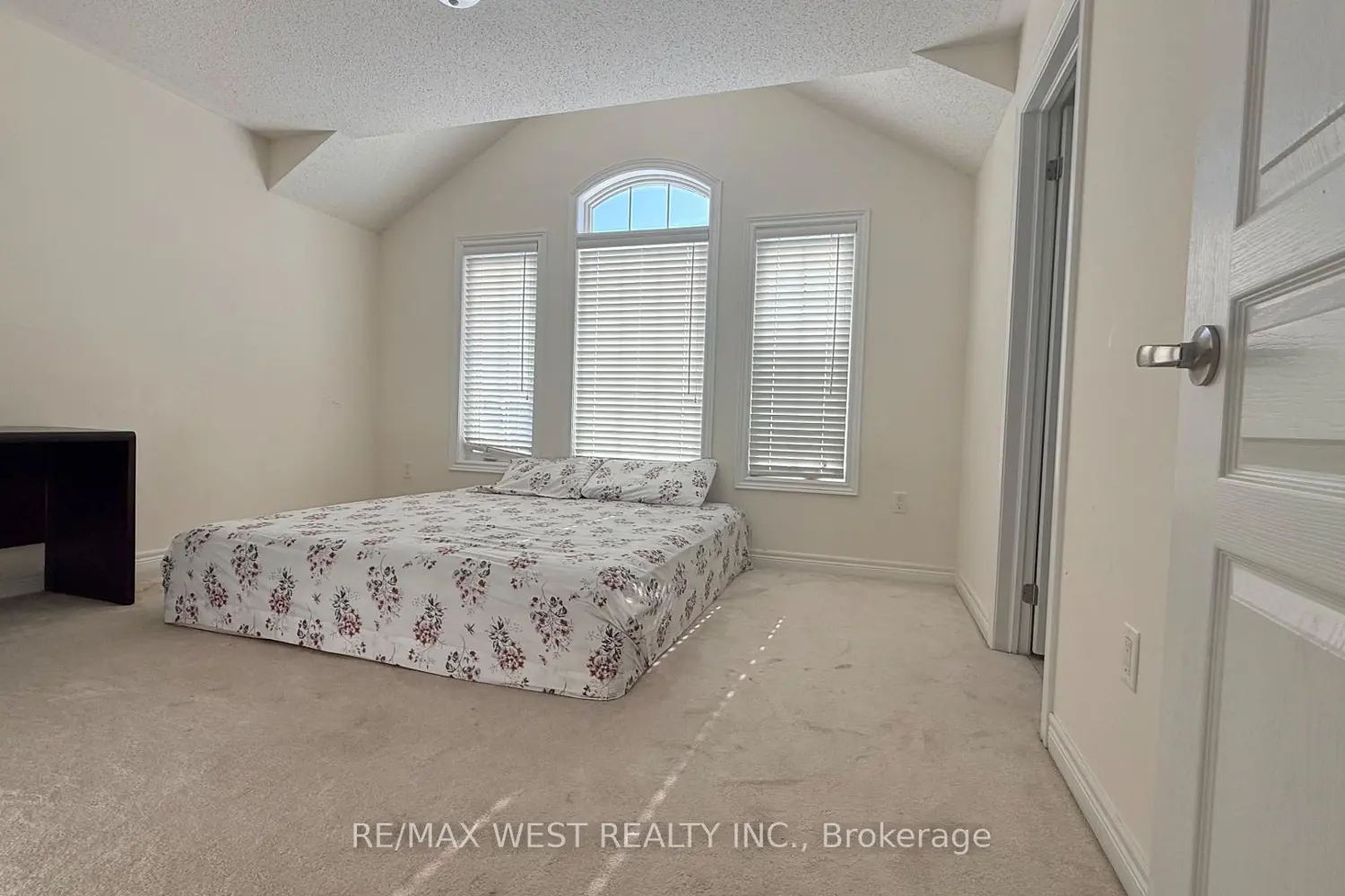 124 Johnson Drive photo 5