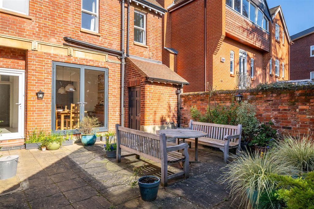 Additional image 36 of 7 bed detached house for salePark Avenue, Bedford MK40