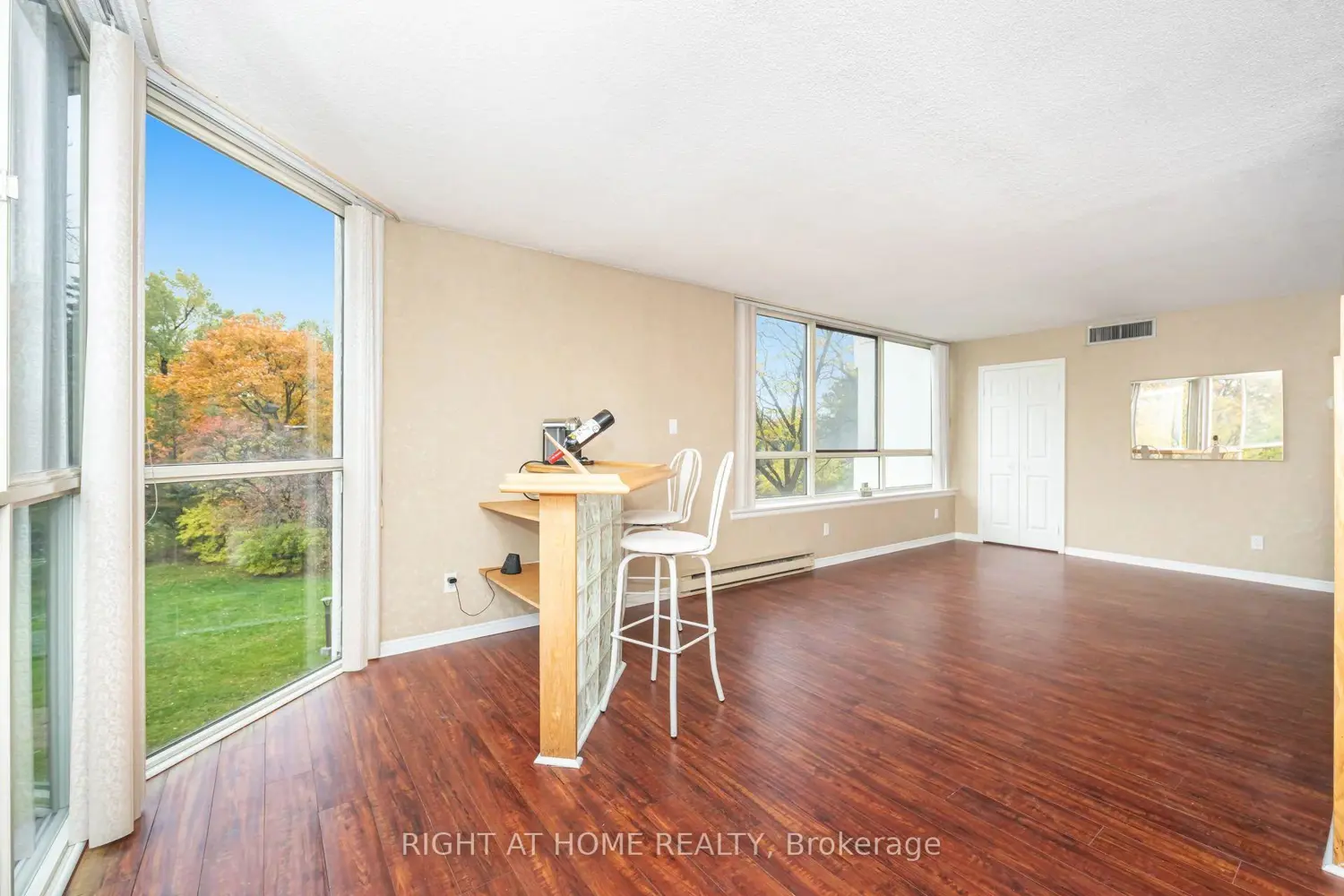 Additional image 17 of 1360 Rathburn Road 208