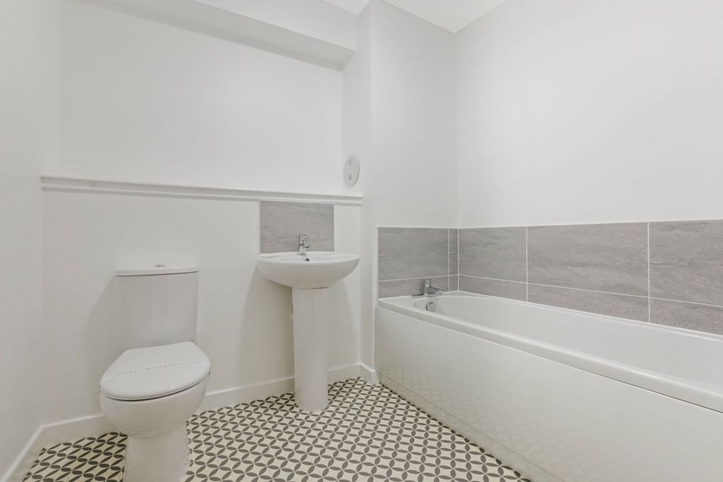 Additional image 13 of 3 bed flat for saleFlat 55 Canal Quarter, Winchburgh EH52