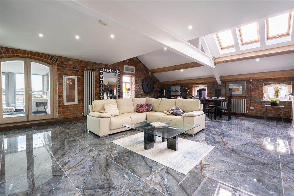 Additional image 3 of 4 bed flat for saleDuke Street, North Shields NE29