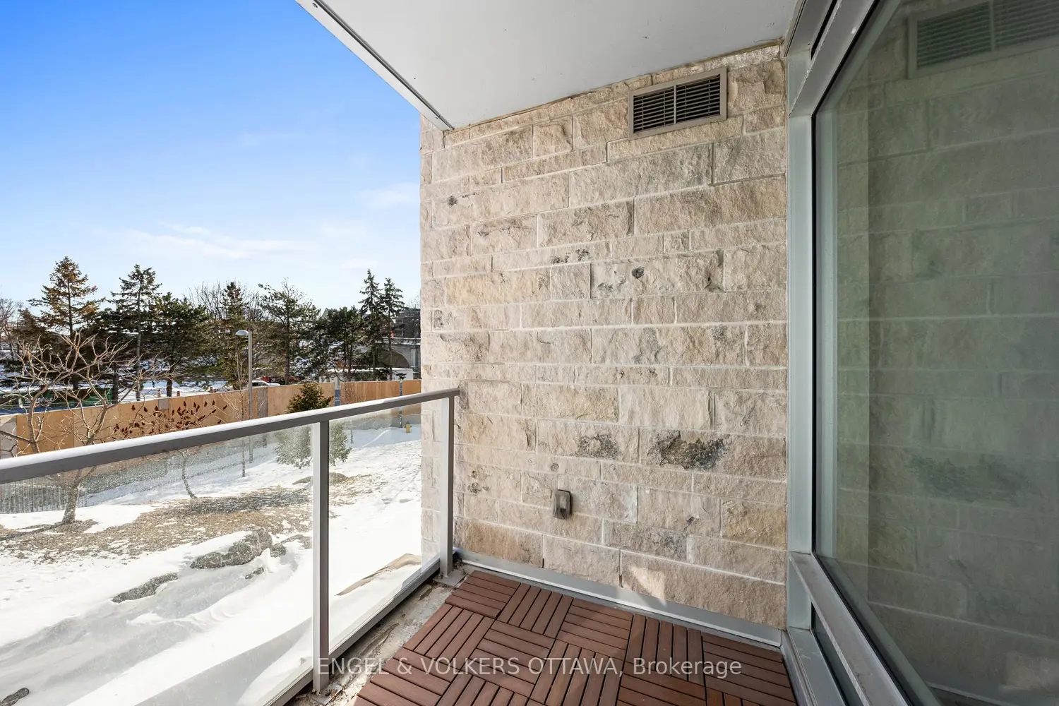 Additional image 13 of 1035 Bank Street 110