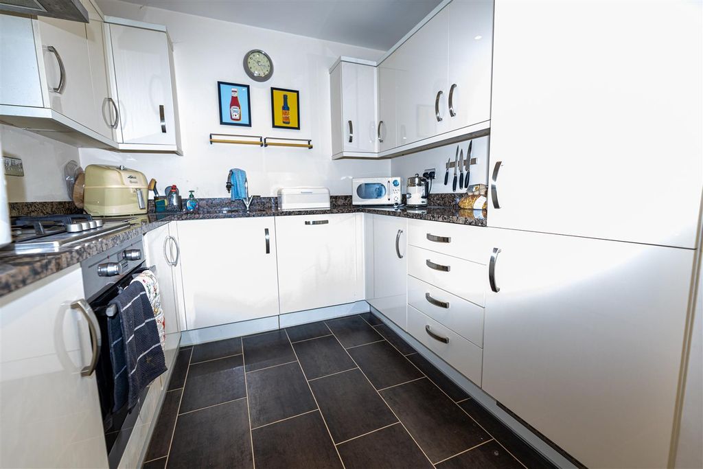Additional image 11 of 2 bed flat for saleBasin Road, Worcester WR5