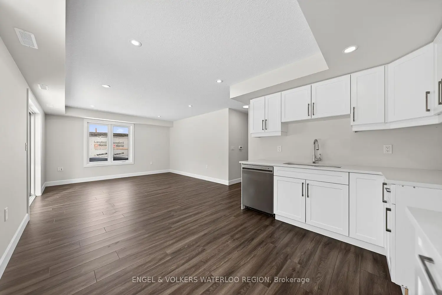 Additional image 9 of 3202 Vivian Line 50