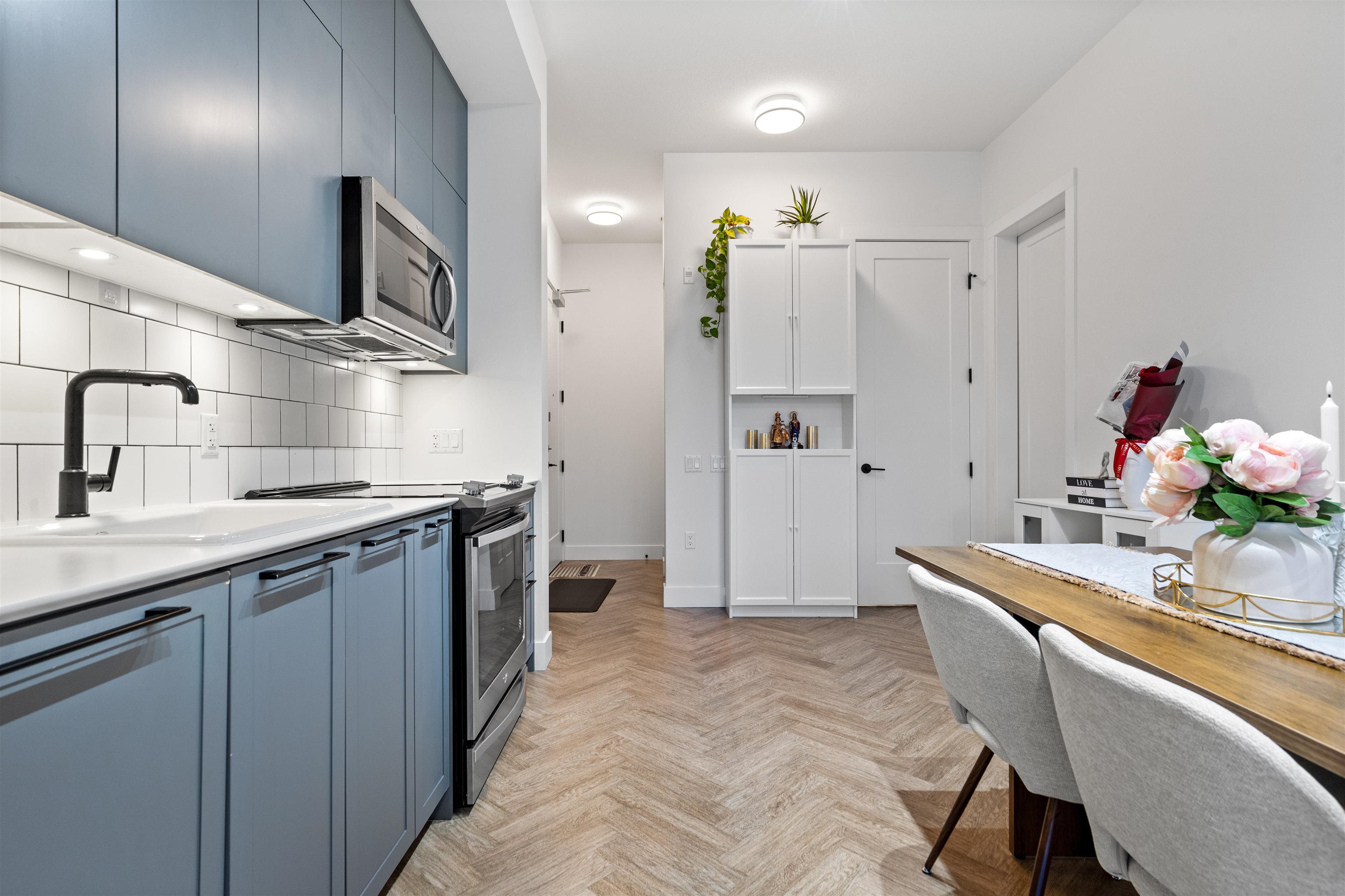 Additional image 4 of 425-14968 101a Avenue, Surrey, BC, V3R 0E8