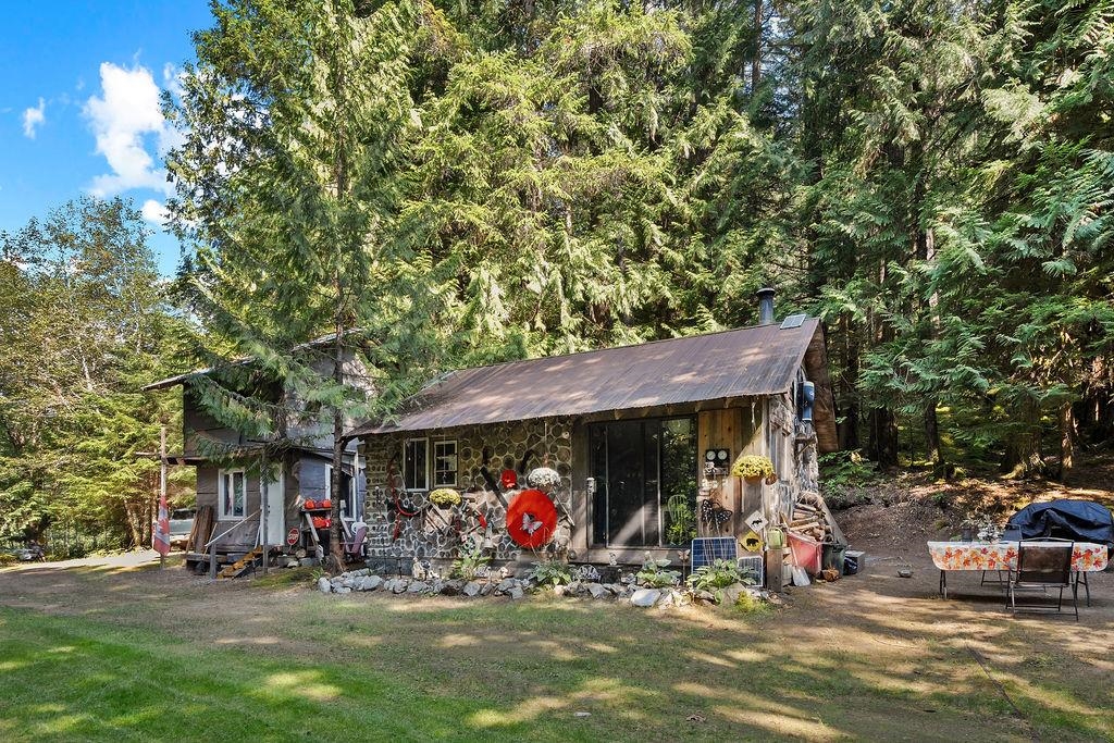 Additional image 5 of 2045 Rustad Road N, Squamish, BC, V0N 3G0
