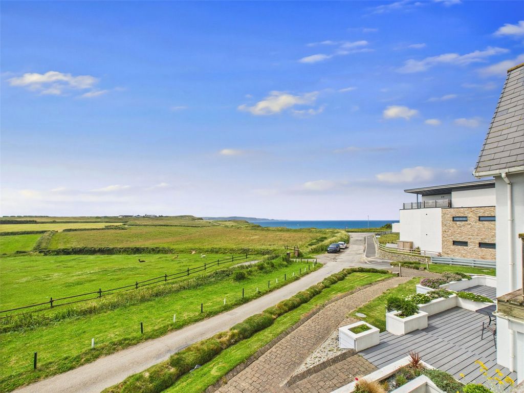 2 bed flat for saleUpton, Bude, Cornwall EX23 photo 2