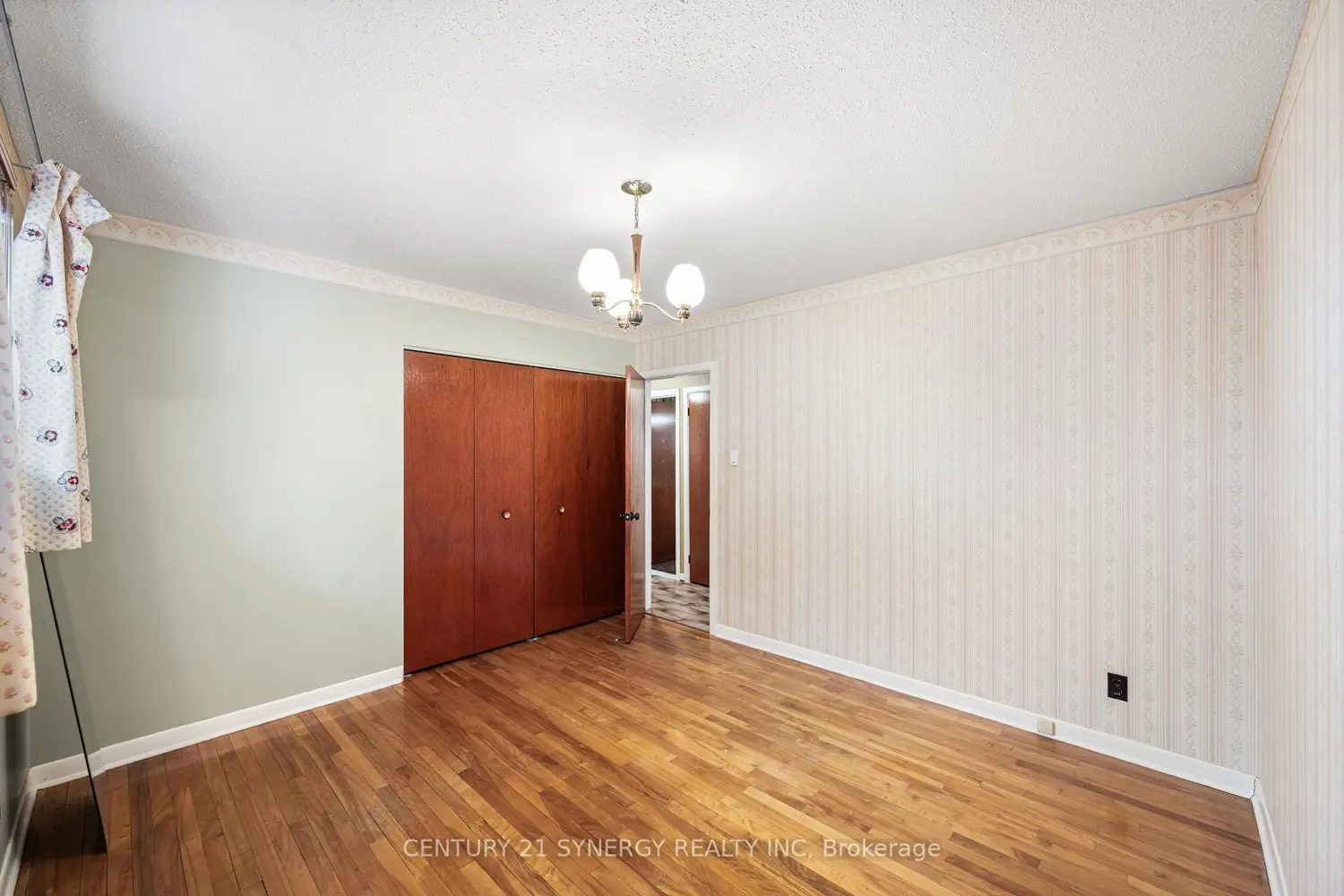 Additional image 14 of 2414 Joliffe Street