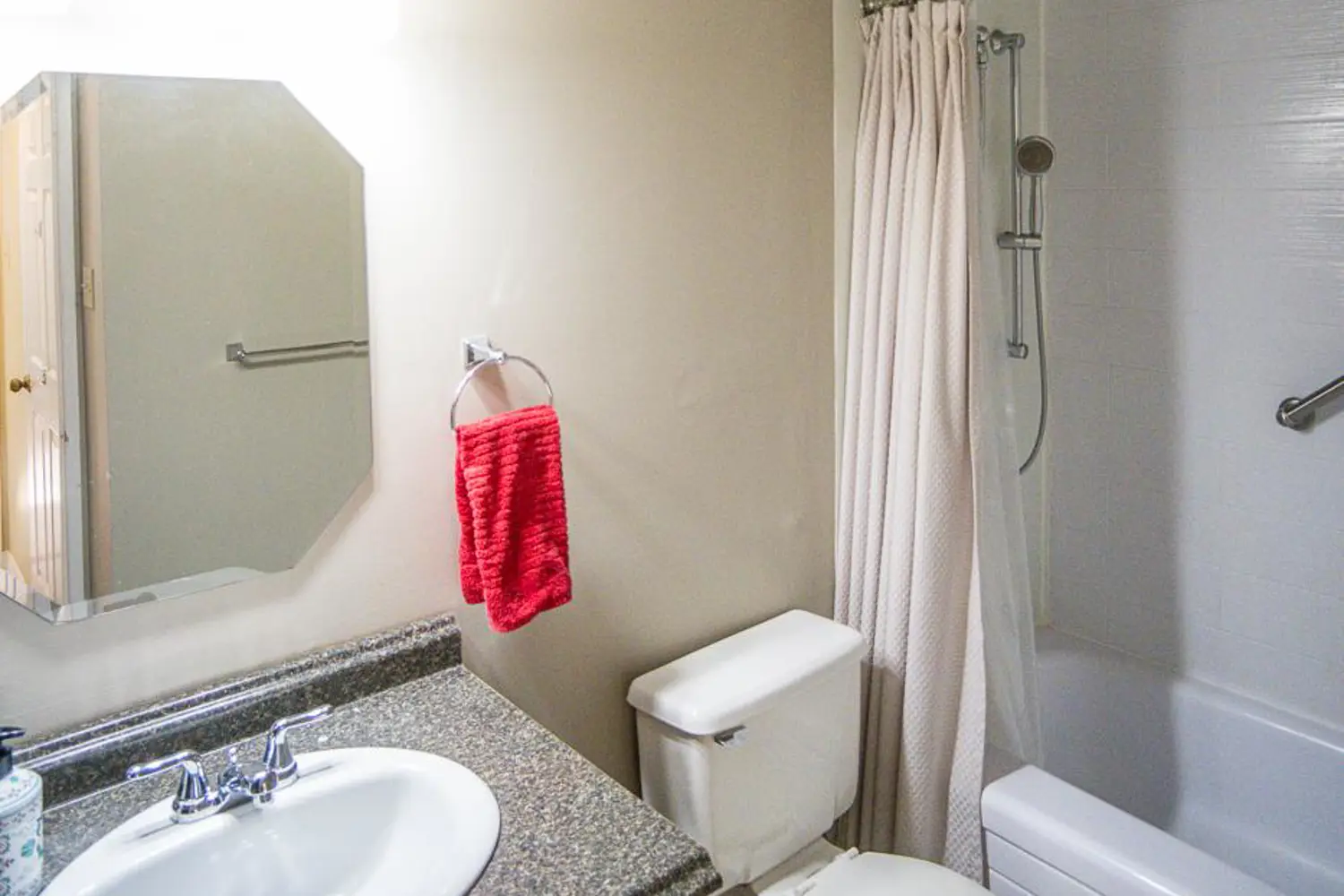 Additional image 15 of 31 Victoria Street 207