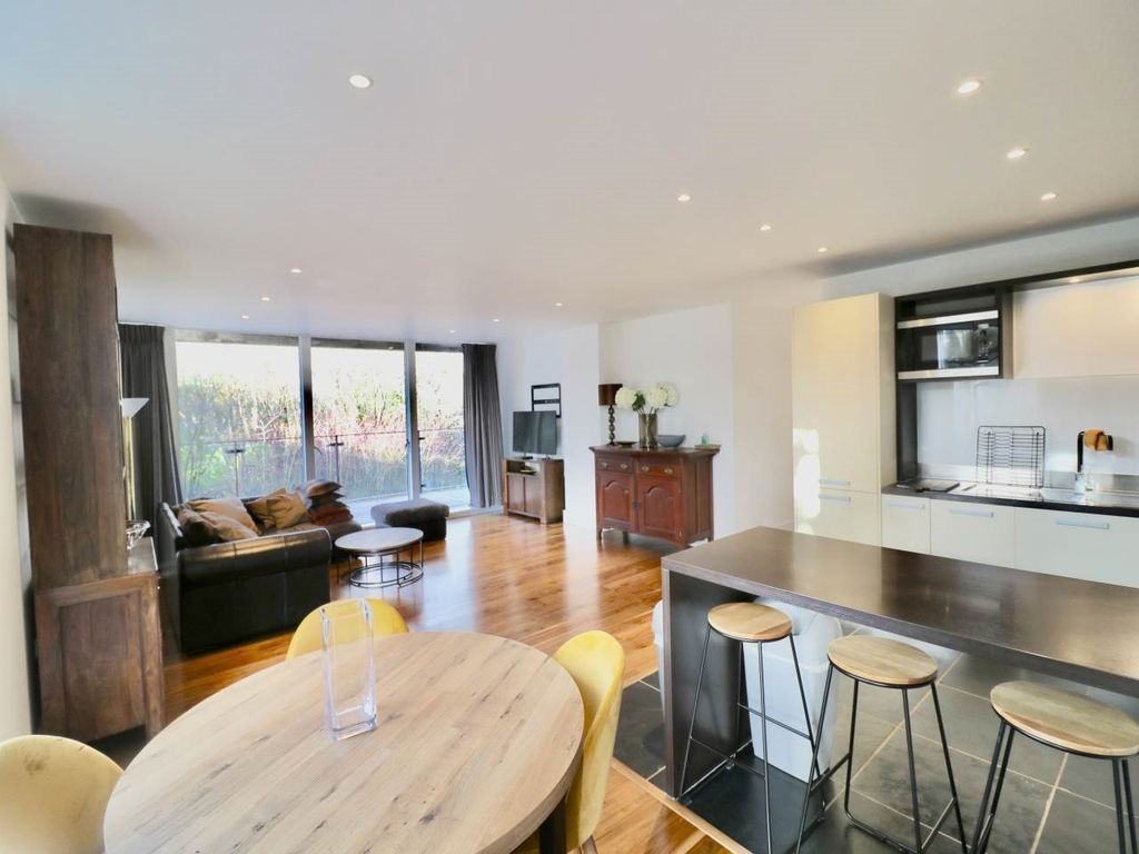 Additional image 7 of 2 bed flat for saleThe Oak Building, Kingfisher Way CB2