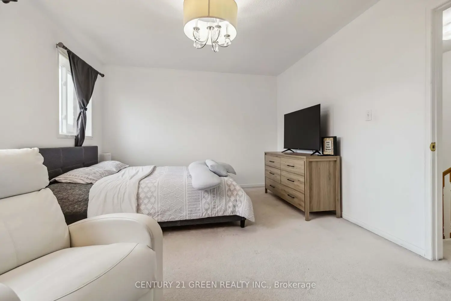 Additional image 12 of 98 Personna Circle