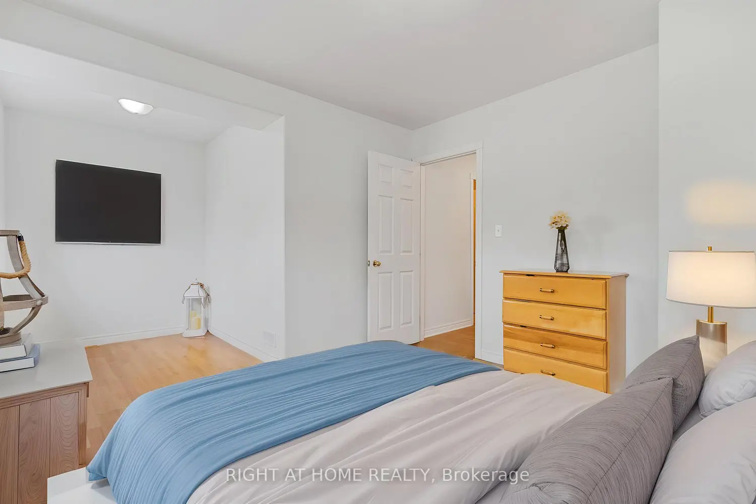 Additional image 8 of 9 Discovery Court