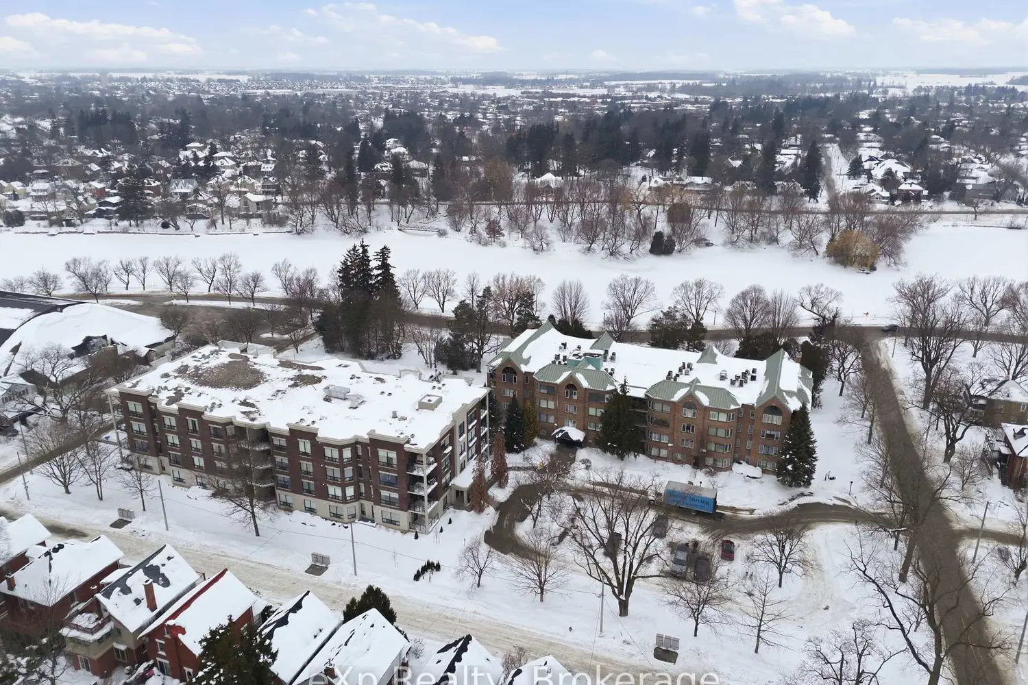 Additional image 14 of 30 Front Street 206