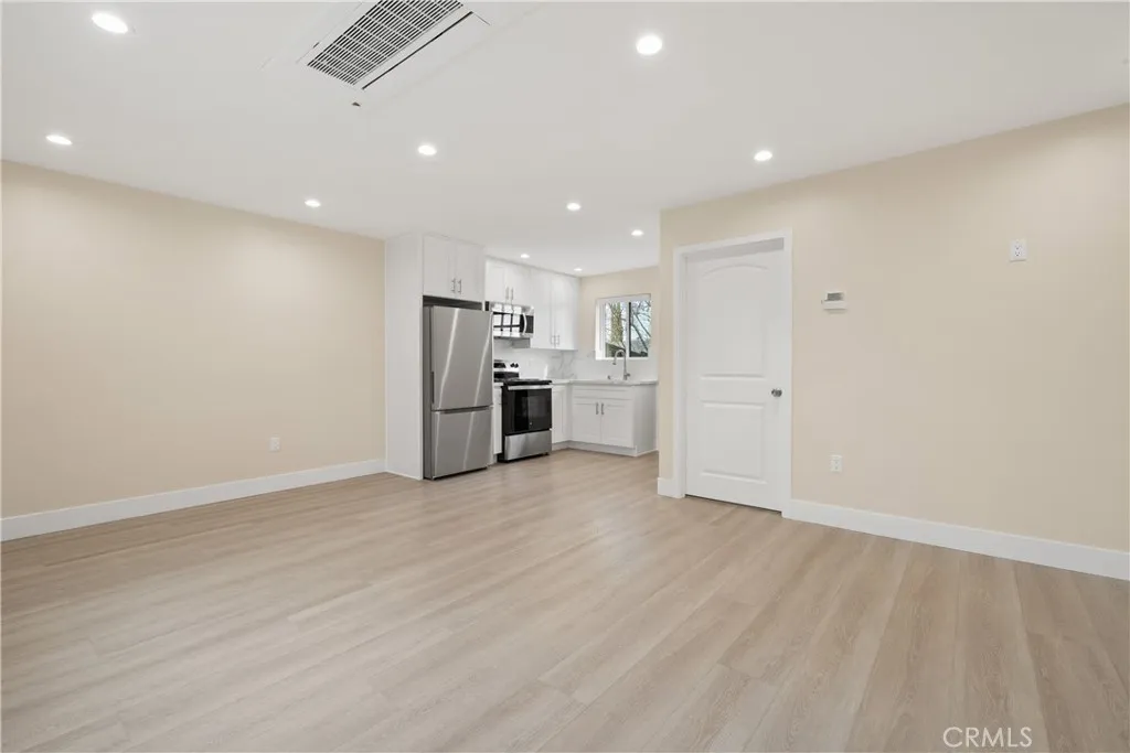 Additional image 8 of 19949 Lassen Street, Chatsworth, CA 91311