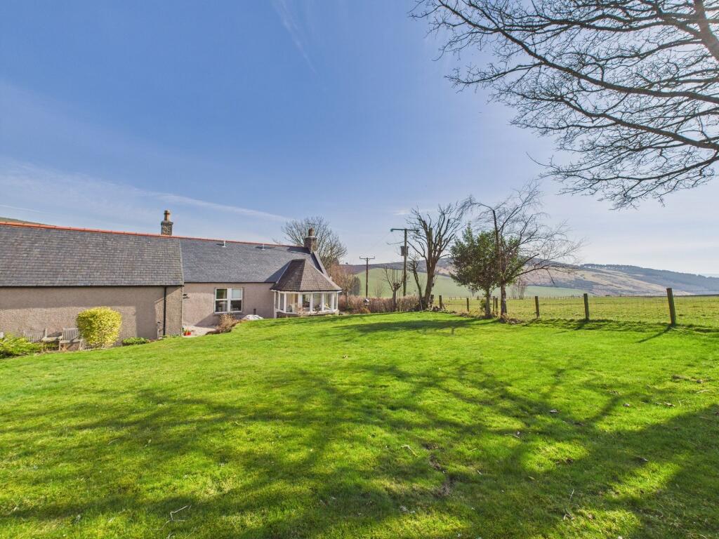 Additional image 27 of Tullynessle, Alford, AB33