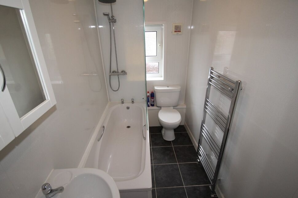 Additional image 3 of Room in a Shared House, Brudenell View, LS6, LS6 1HG
