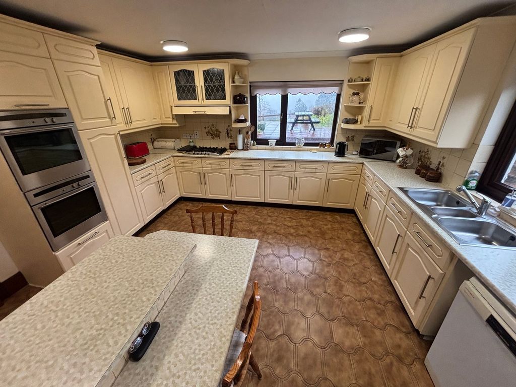 5 bed detached house for saleCwmann, Lampeter SA48 photo 3