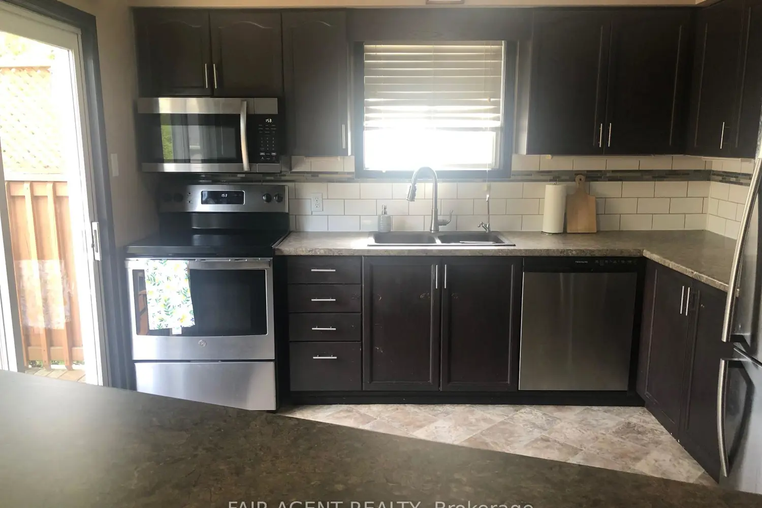 Additional image 8 of 562 Erinbrook Drive