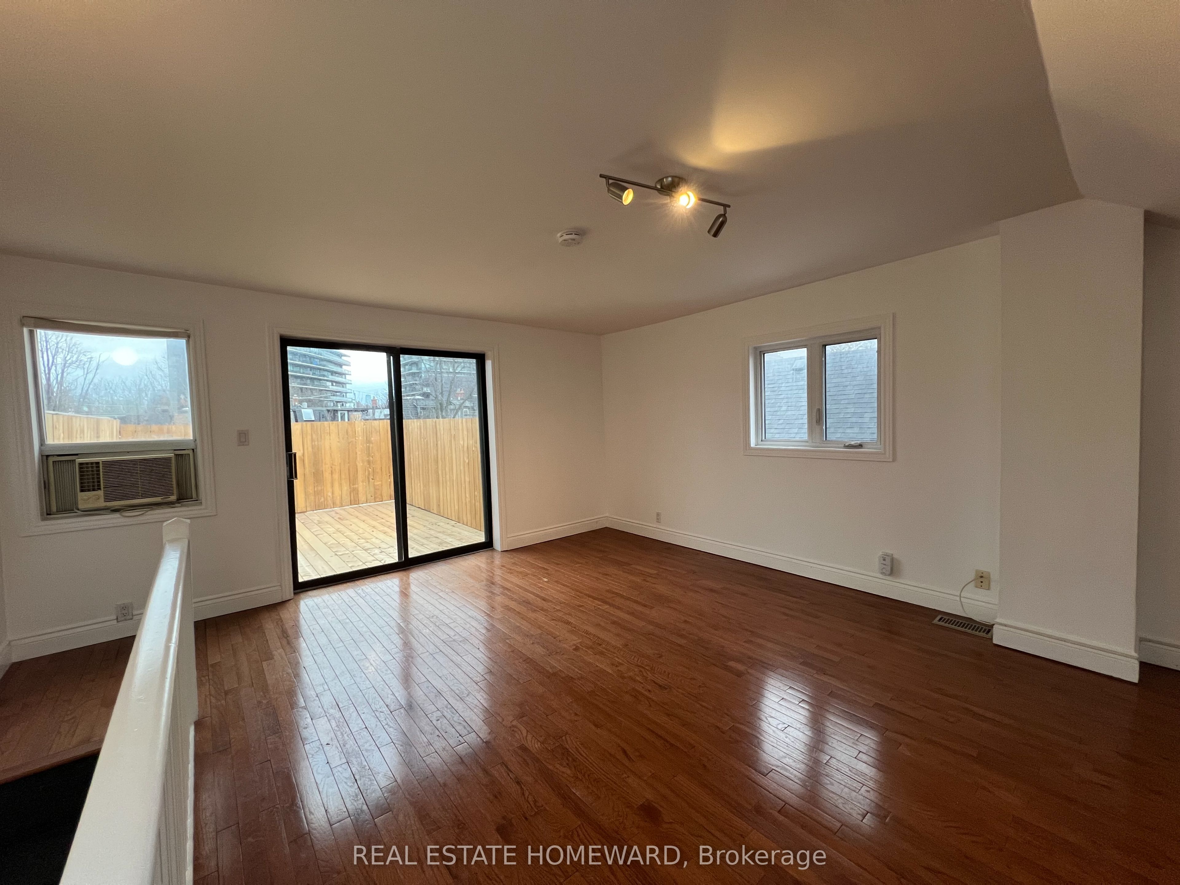 Additional image 5 of Upper-220 Pape Avenue, Toronto, ON, M4M 2V8