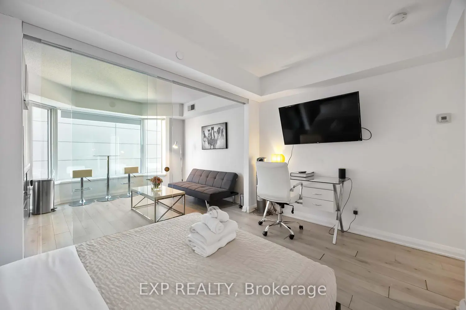 Additional image 18 of 155 Yorkville Avenue 1106