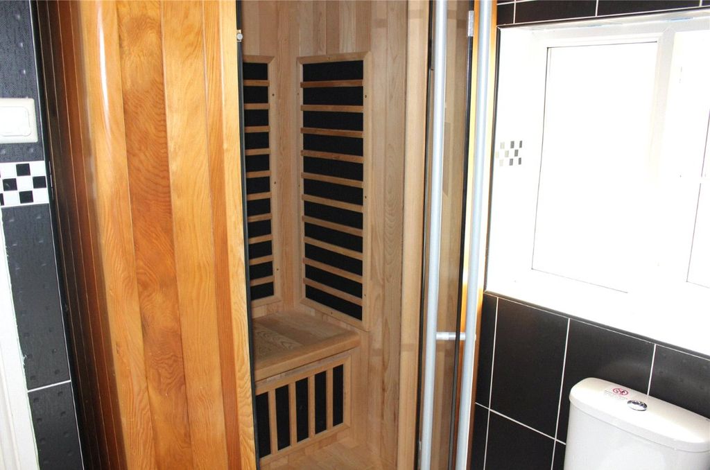 Additional image 9 of 1 bed flat for saleApt 6 Pendine Manor, Pendine, Carmarthen SA33