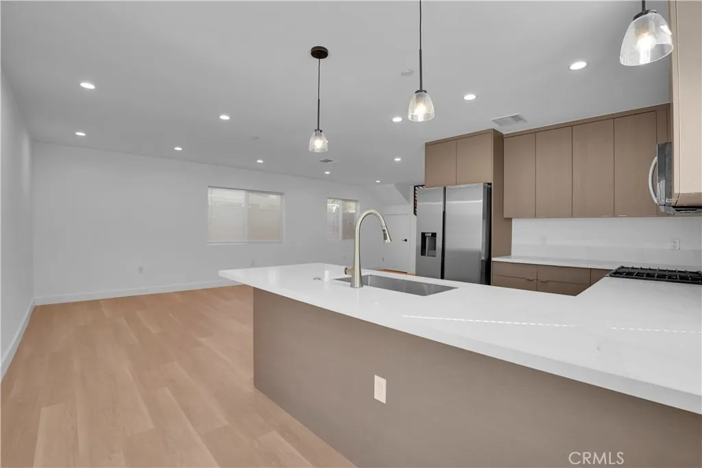 Additional image 30 of 18221 Chatsworth St Unit A, Northridge, CA 91326