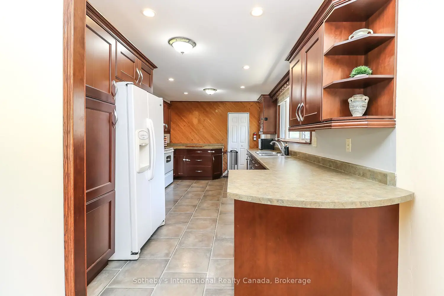 Additional image 5 of 33 Parkwood Drive