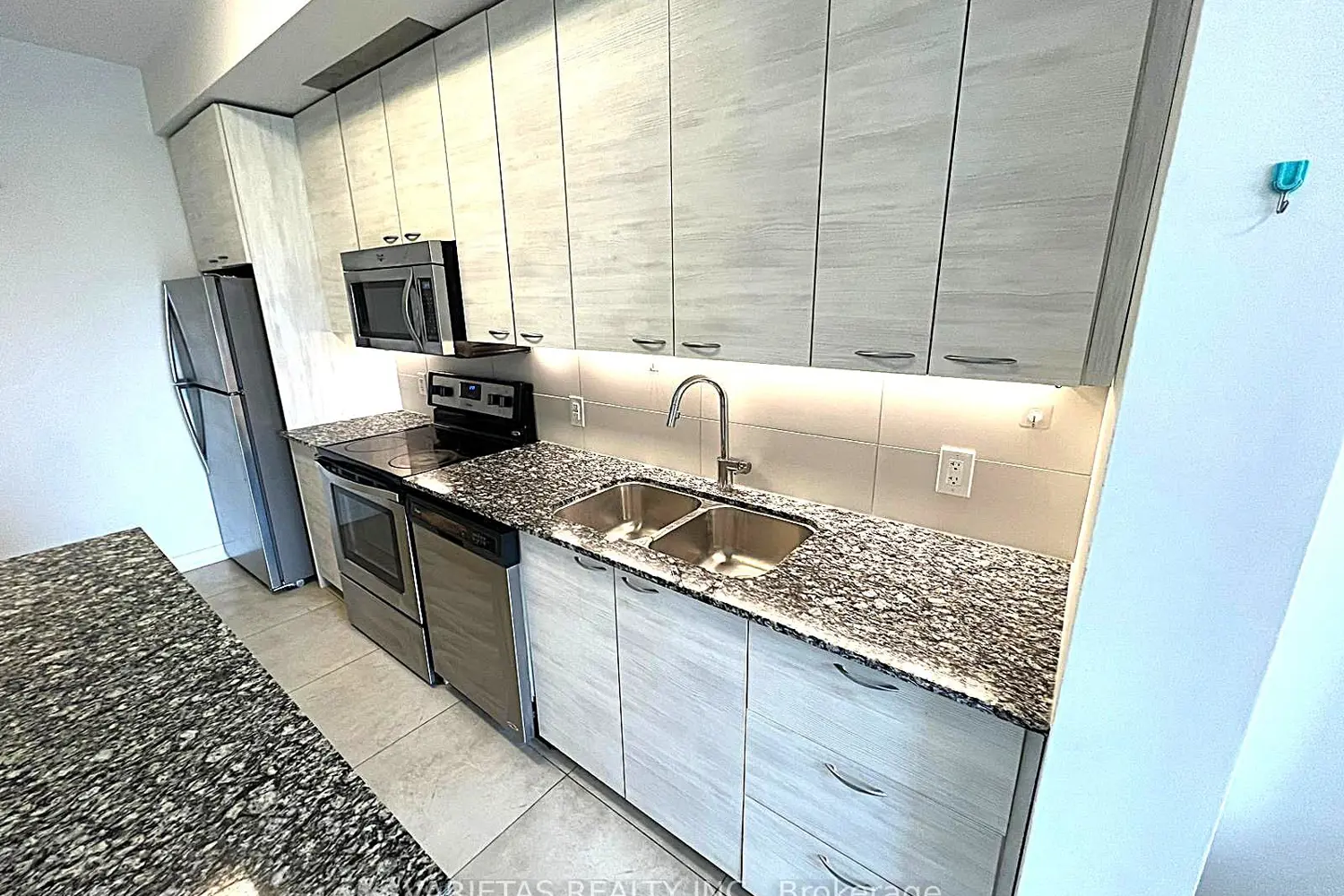 Additional image 11 of 280 Lester Street 522