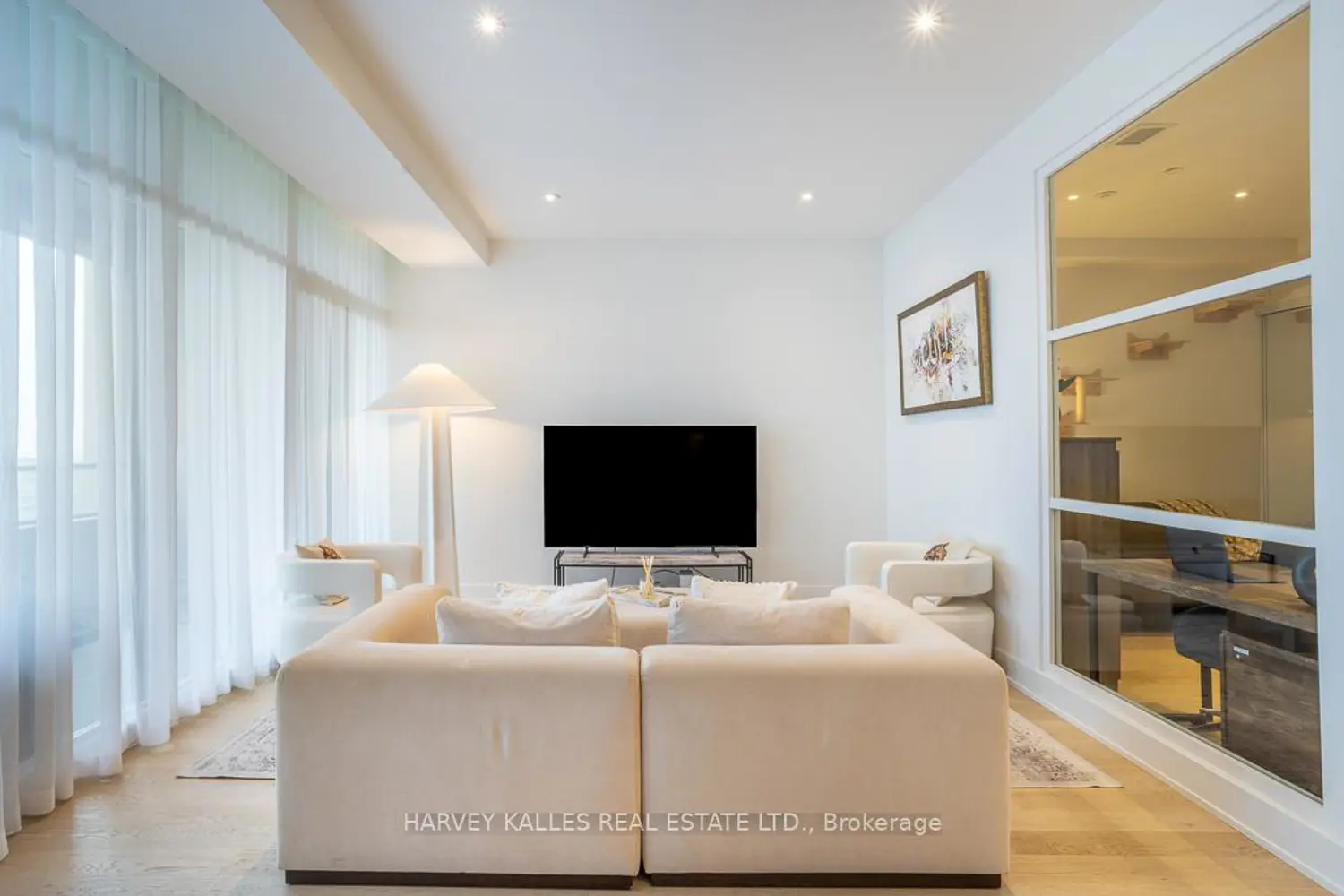 Additional image 3 of 111 St Clair Avenue 1013