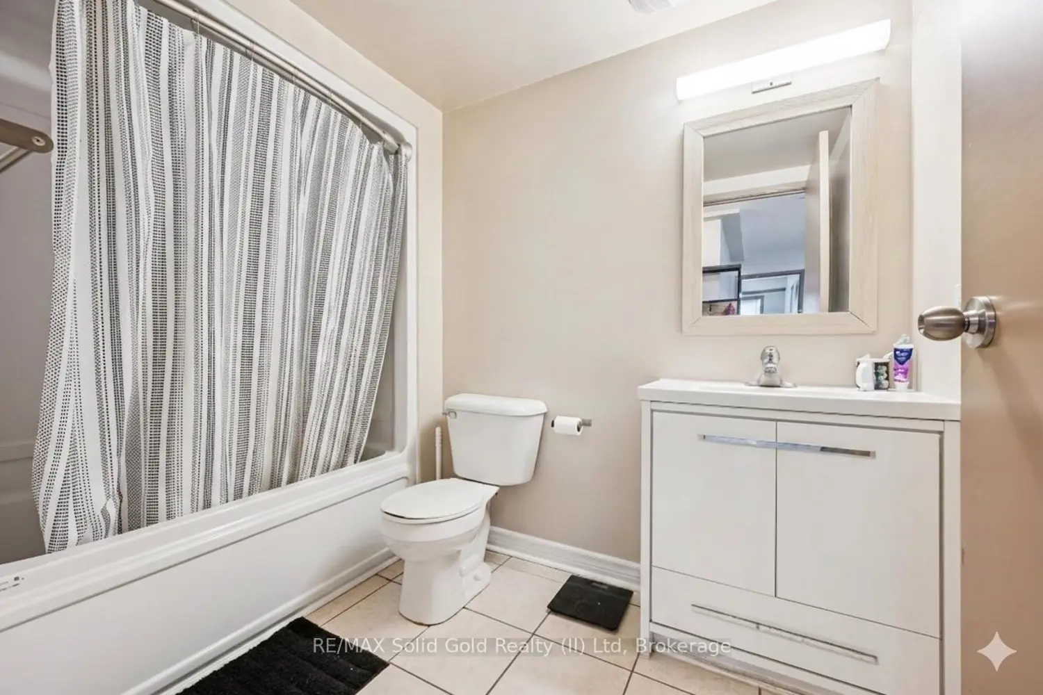 Additional image 4 of 271 Lester Street 102