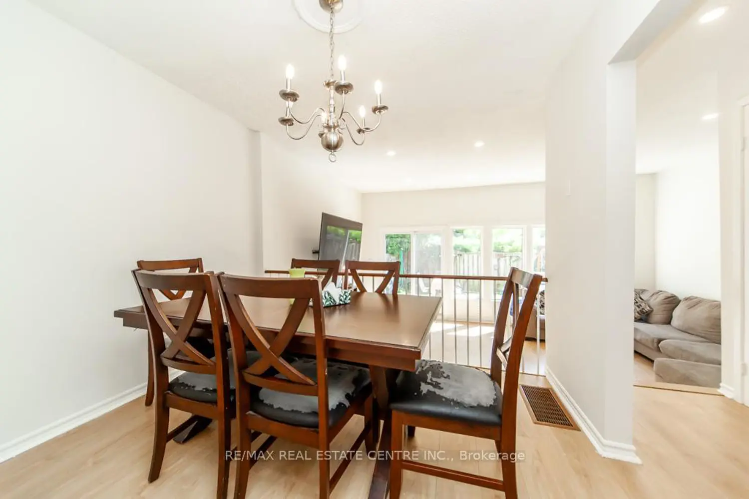 Additional image 6 of 2050 Upper Middle Road 88