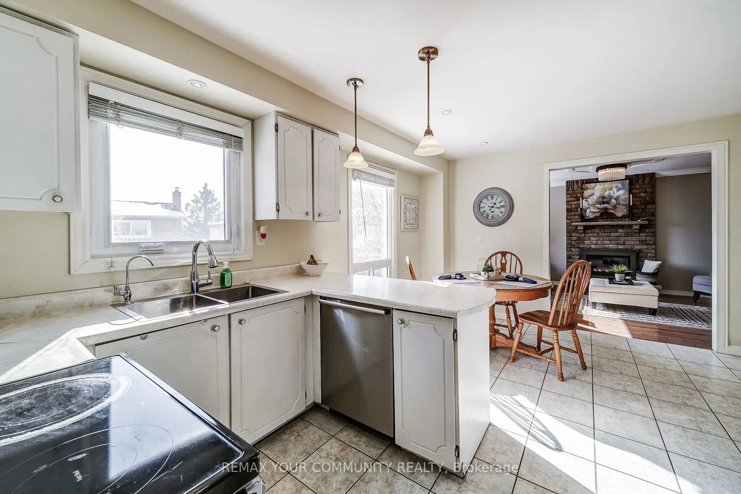 Additional image 13 of 911 Ferndale Crescent