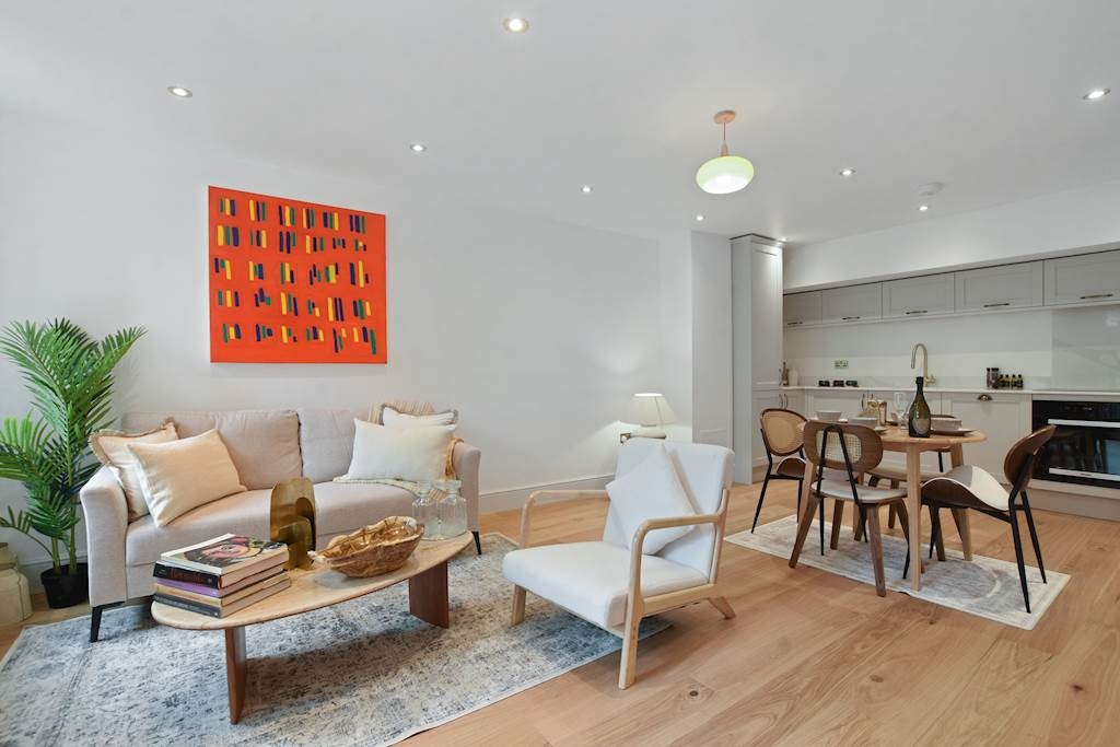 2 Bed Flat, Vicarage Gate, W8, N1 7GU