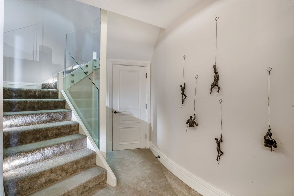 Additional image 10 of 2 bed flat for saleCongleton Road, Alderley Edge, Cheshire SK9