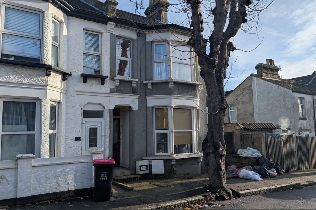 2 bed flat for saleWesley Road, Southend-On-Sea SS1