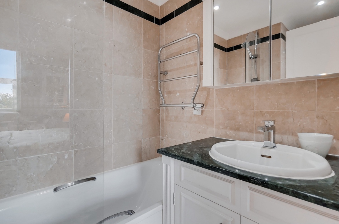 Additional image 9 of 3 Bed Flat, Boydell Court, NW8, N1 7GU