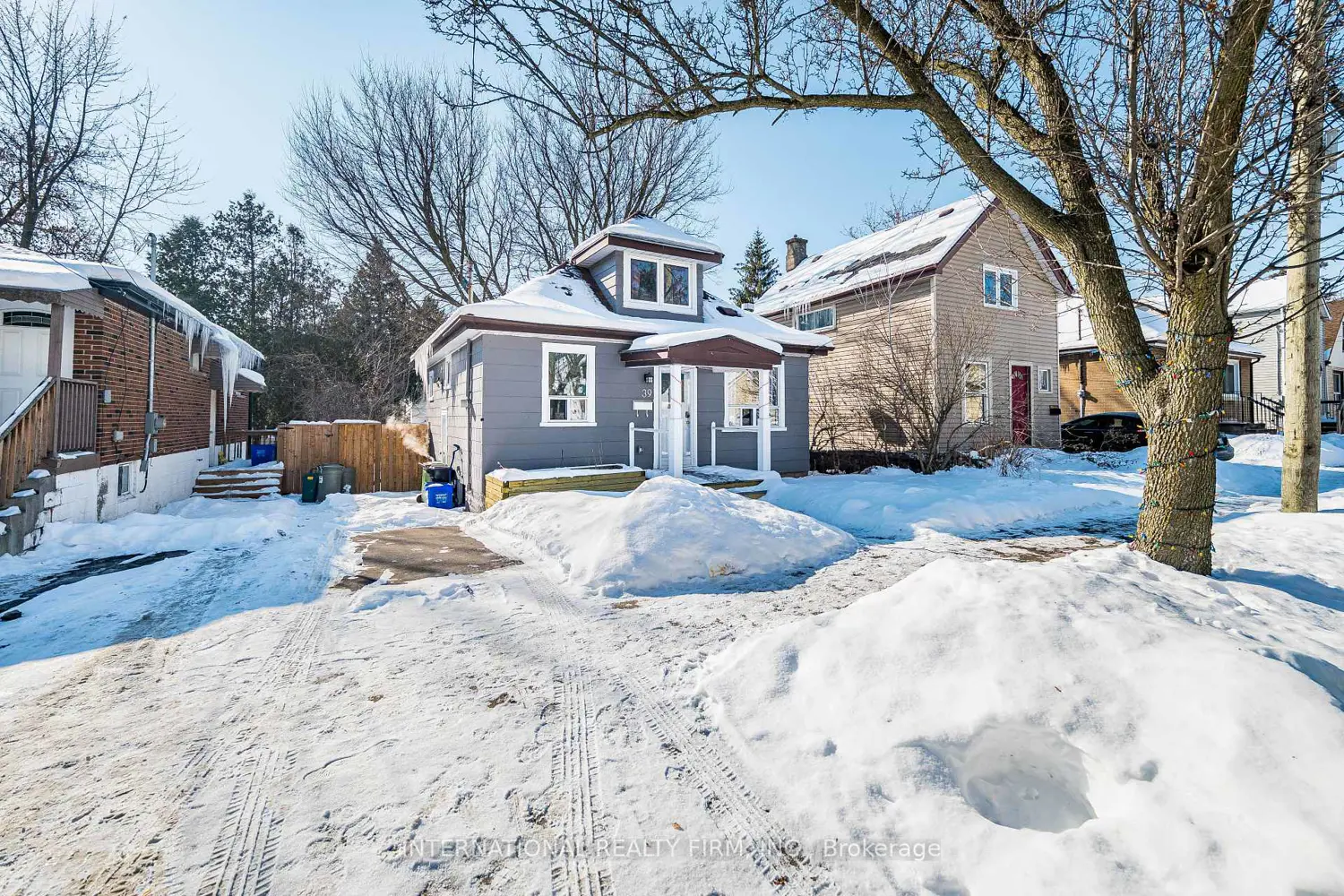 39 Holmes Avenue