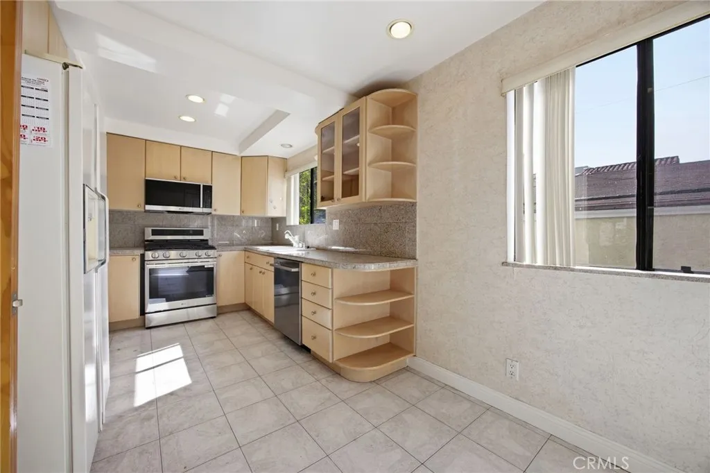 Additional image 48 of 12358 Moorpark St Unit 5, Studio City, CA 91604