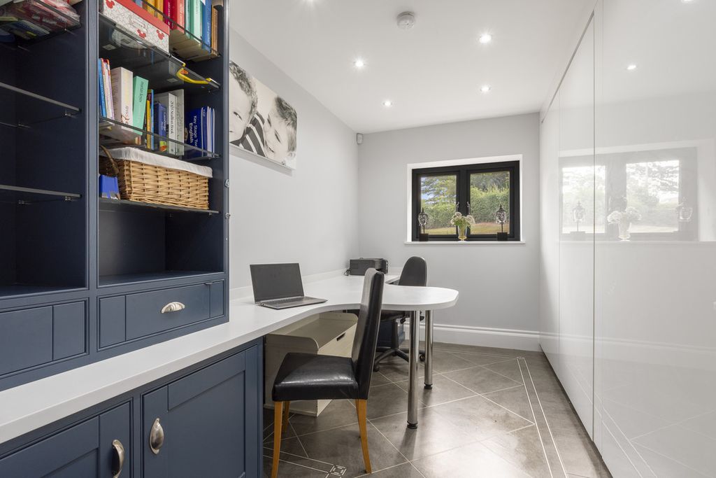 Additional image 12 of 6 bed detached house for saleWawensmere Road, Henley-In-Arden B95