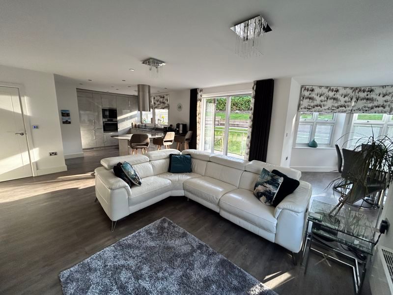 Additional image 3 of 3 bed flat for salePwllycrochan Avenue, Colwyn Bay LL29
