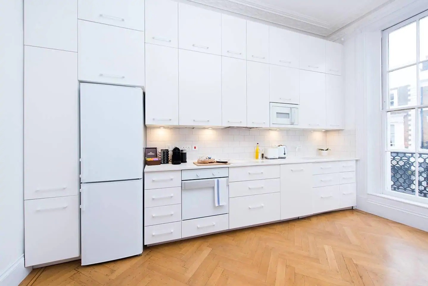 1 Bed Flat, Holland Road, W14, N1 7GU